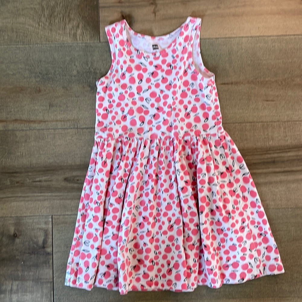 Tea collection. Size 6, great condition.